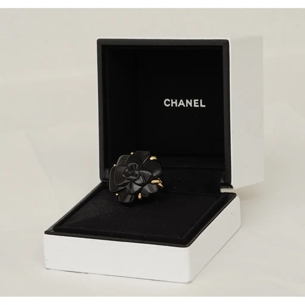 CHANEL Camellia Onyx Ring K18 Yellow Gold Ring Size 4.5 - Picture 5 of 10
